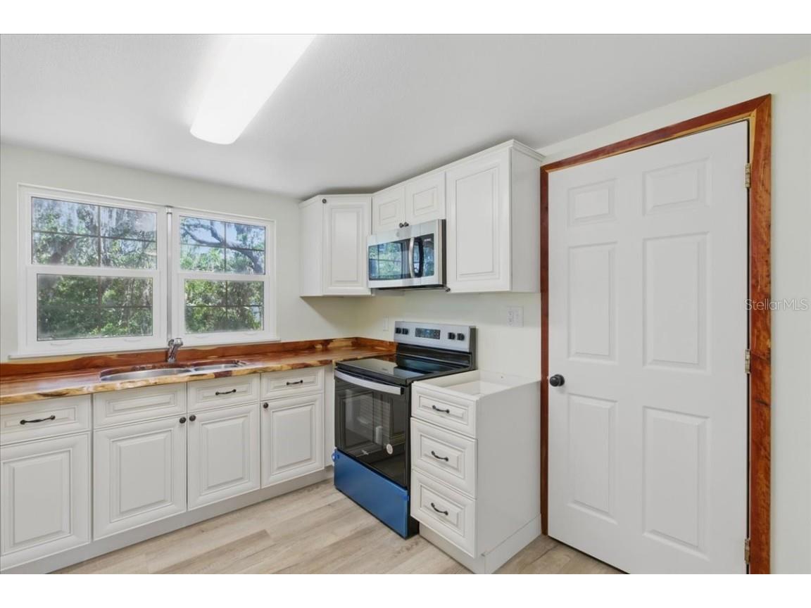 12301 Cedar Street Cedar Key FL 32625 W7875633 image14