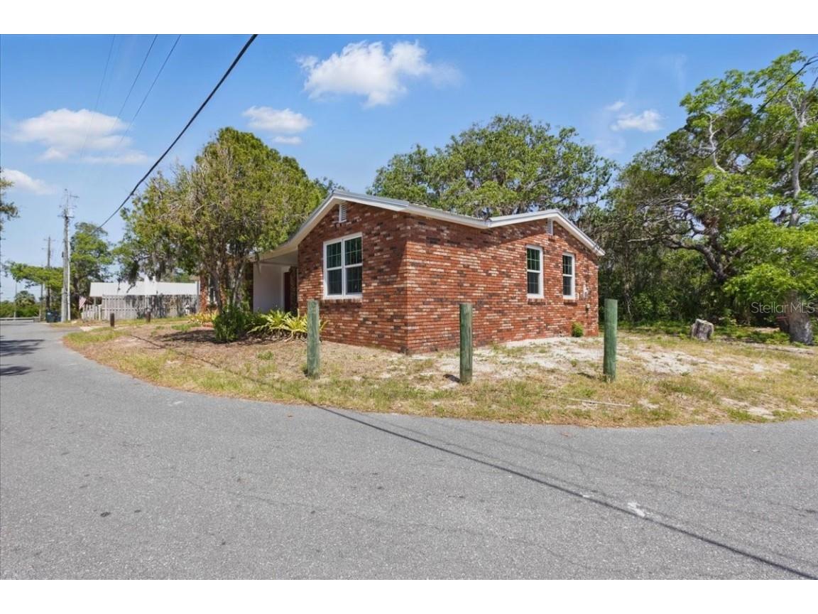 12301 Cedar Street Cedar Key FL 32625 W7875633 image2