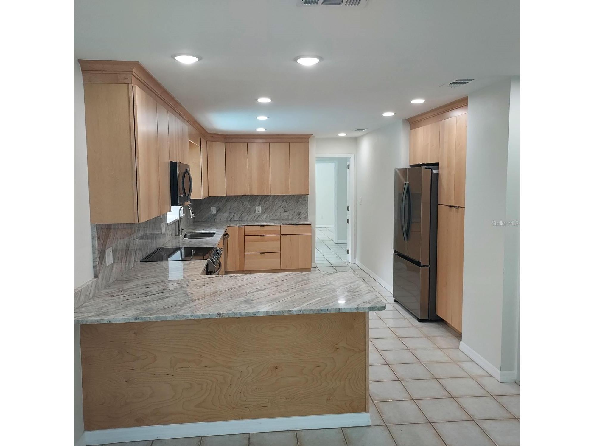 12302 N 27th Street Tampa FL 33612 TB8516938 image5