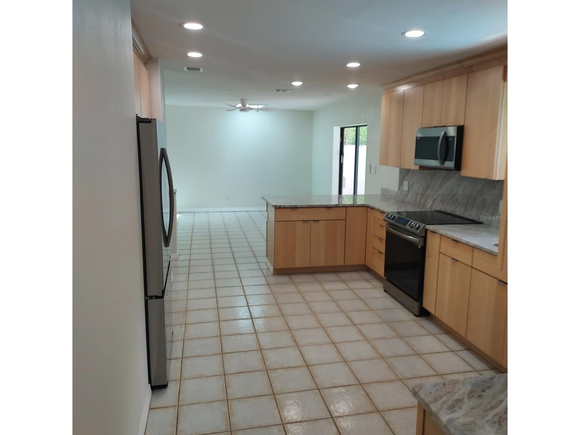12302 N 27th Street Tampa FL 33612 TB8516938 image6