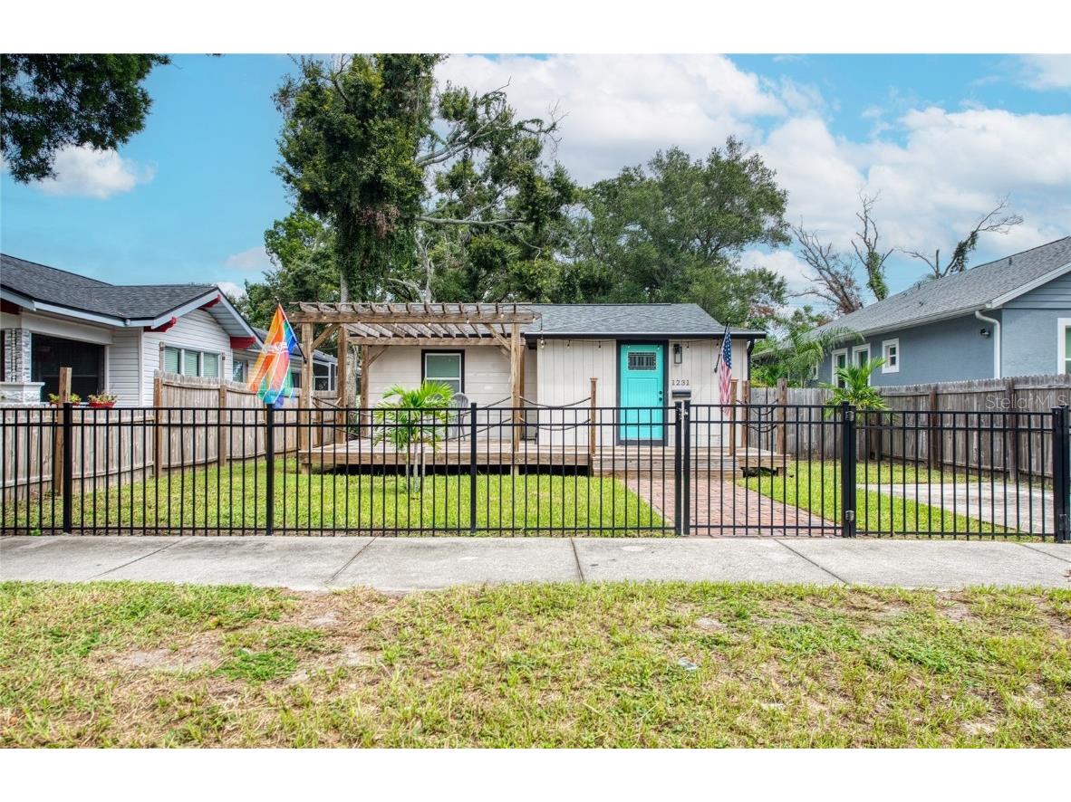 1231 12th Avenue S Saint Petersburg FL 33705 TB8425515 image1