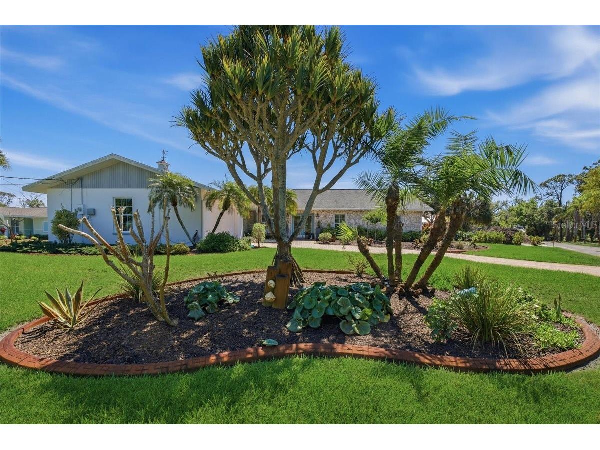 1231 Bayshore Drive Englewood FL 34223 - LEMON BAY/CANAL A4690455 image5