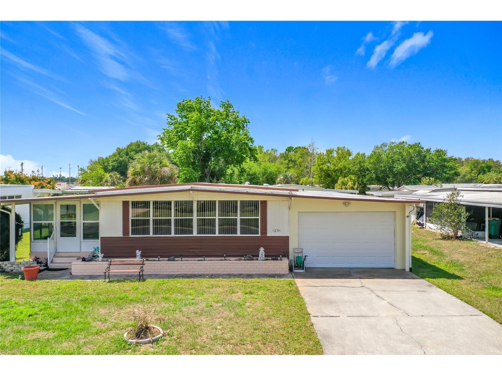 1231 Elkhart Circle Tavares FL 32778 - Lake Frances G5110520 image1