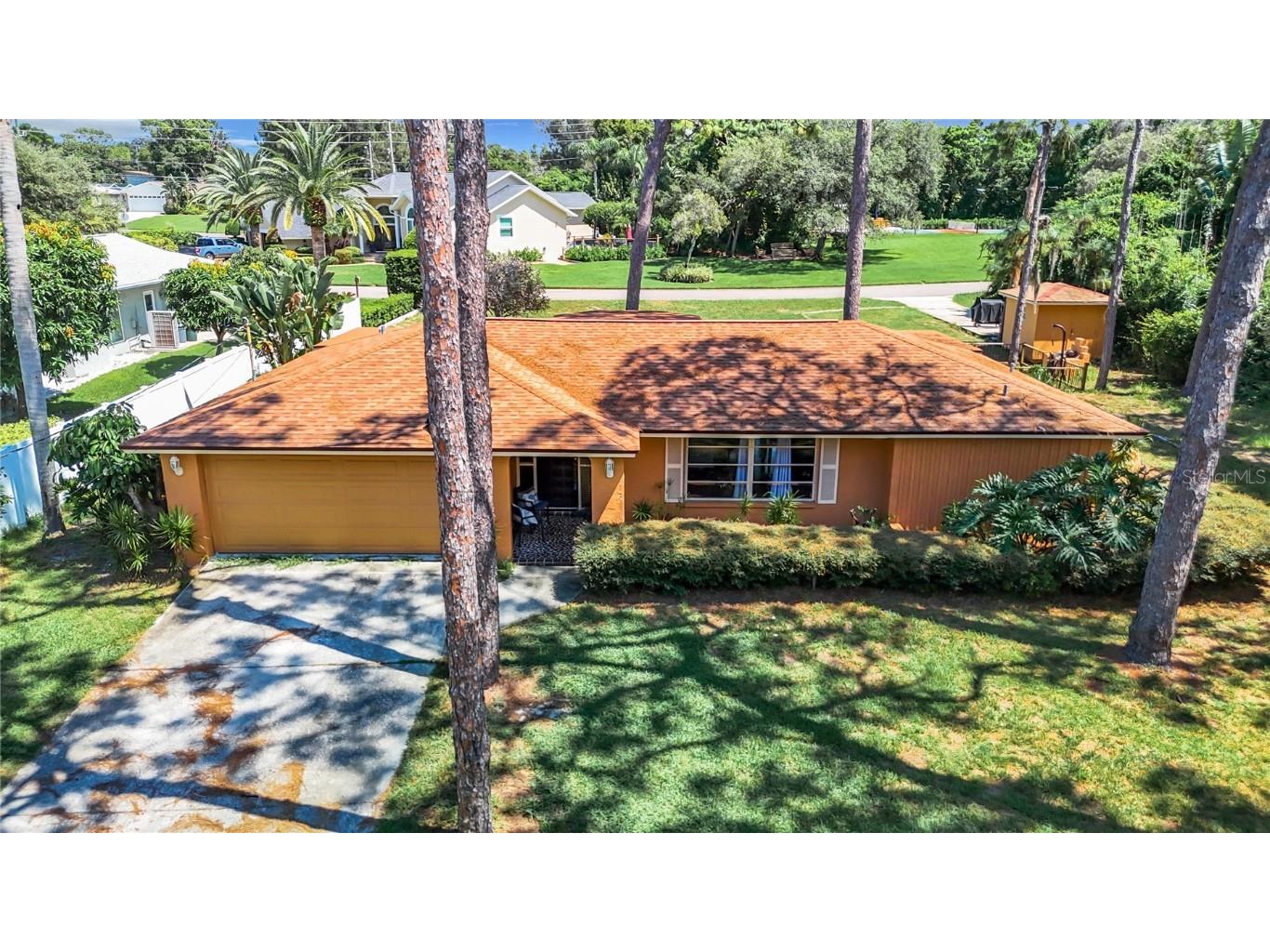 1231 Holiday Drive Tarpon Springs FL 34689 TB8305779 image1