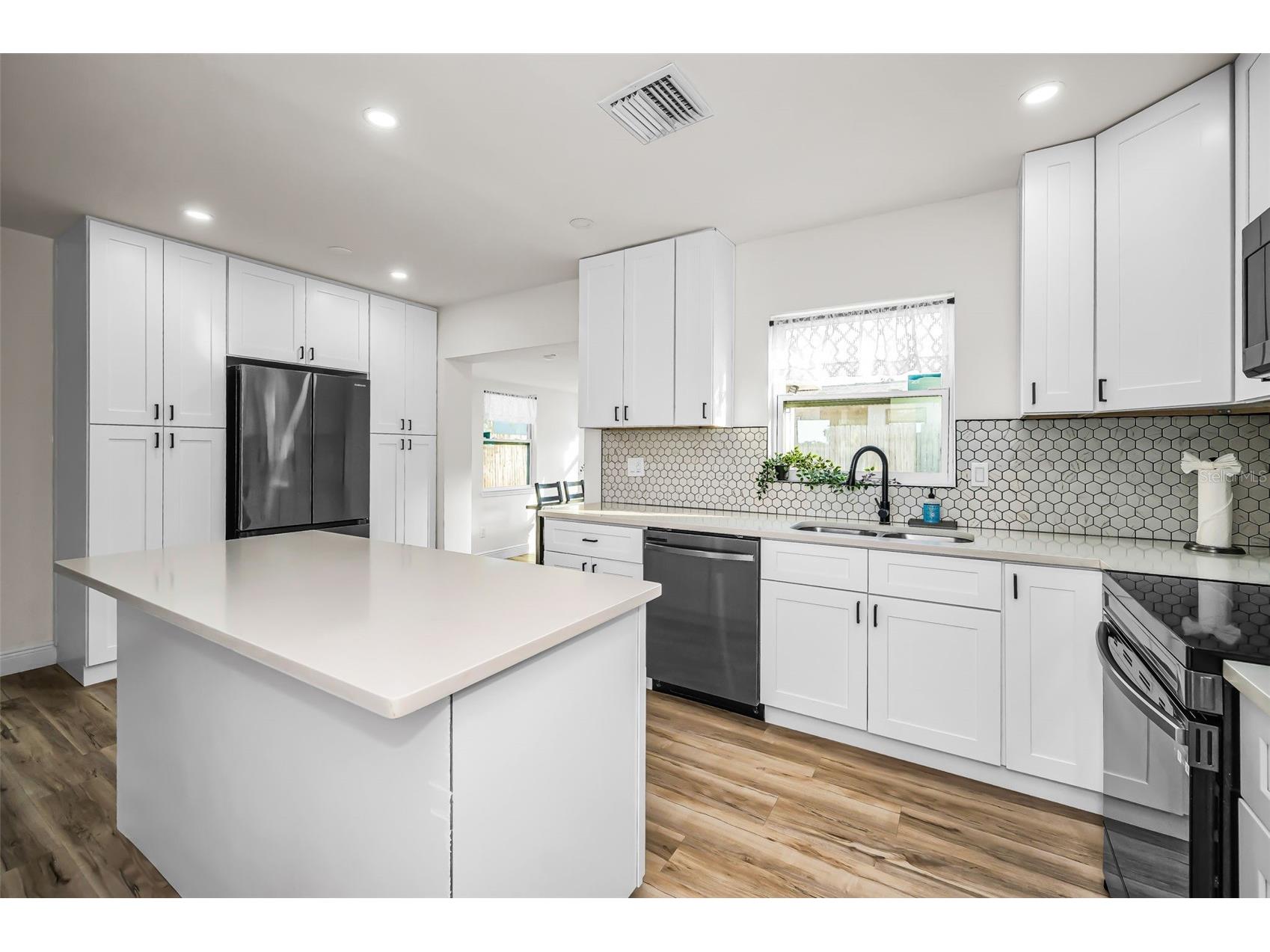 1231 Little John Lane Dunedin FL 34698 TB8525323 image8