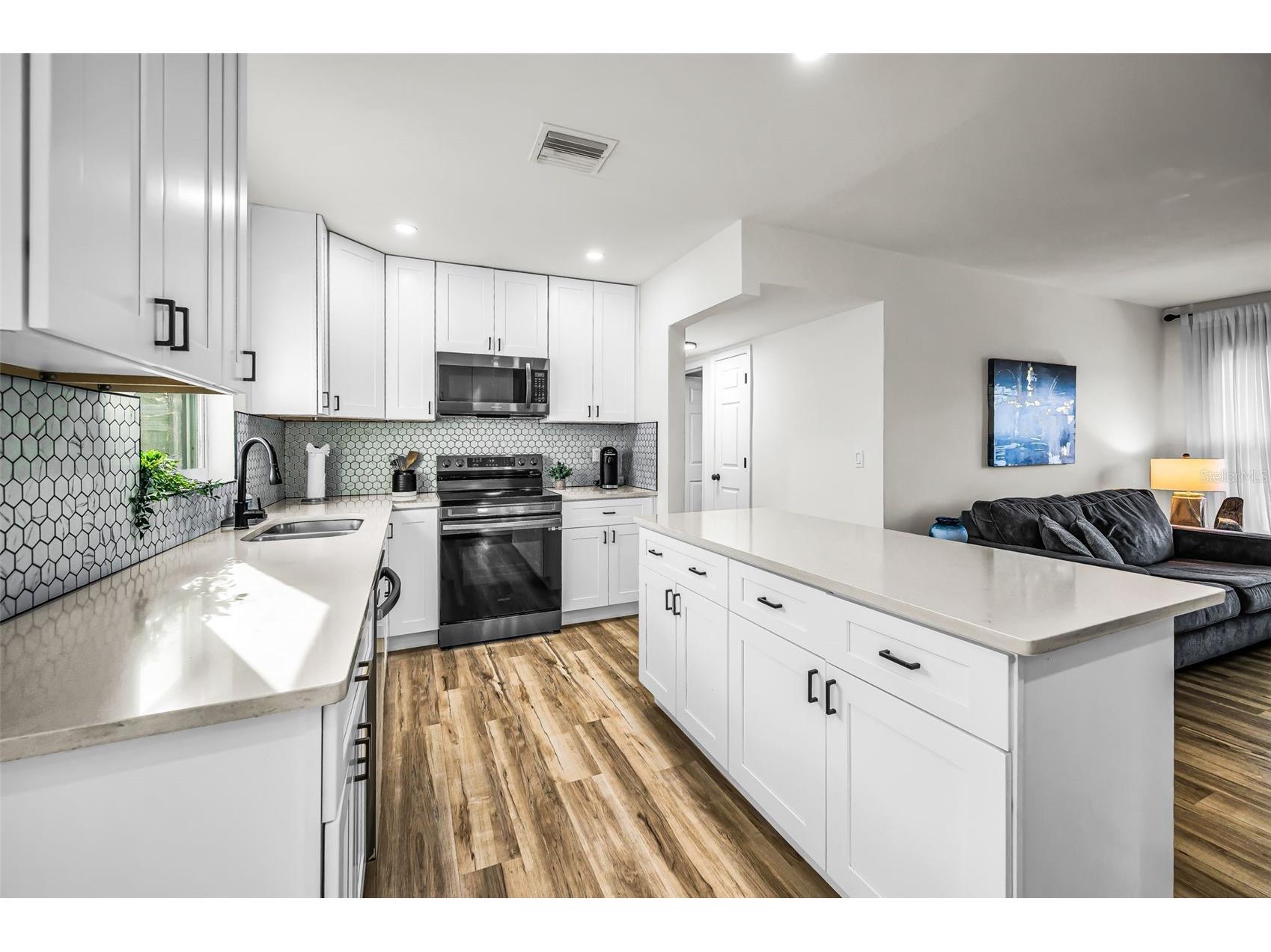 1231 Little John Lane Dunedin FL 34698 TB8525323 image9