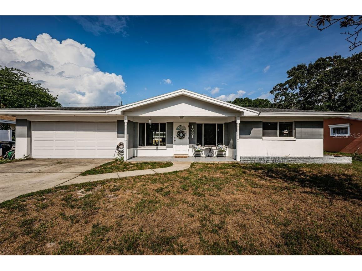 1231 Murray Avenue Clearwater FL 33755 - LAKE LUCILLE U8245476 image1