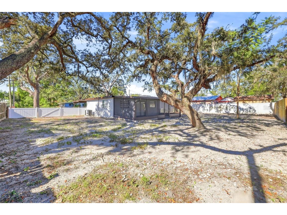12313 Taliaferro Avenue Tampa FL 33612 TB8457143 image40
