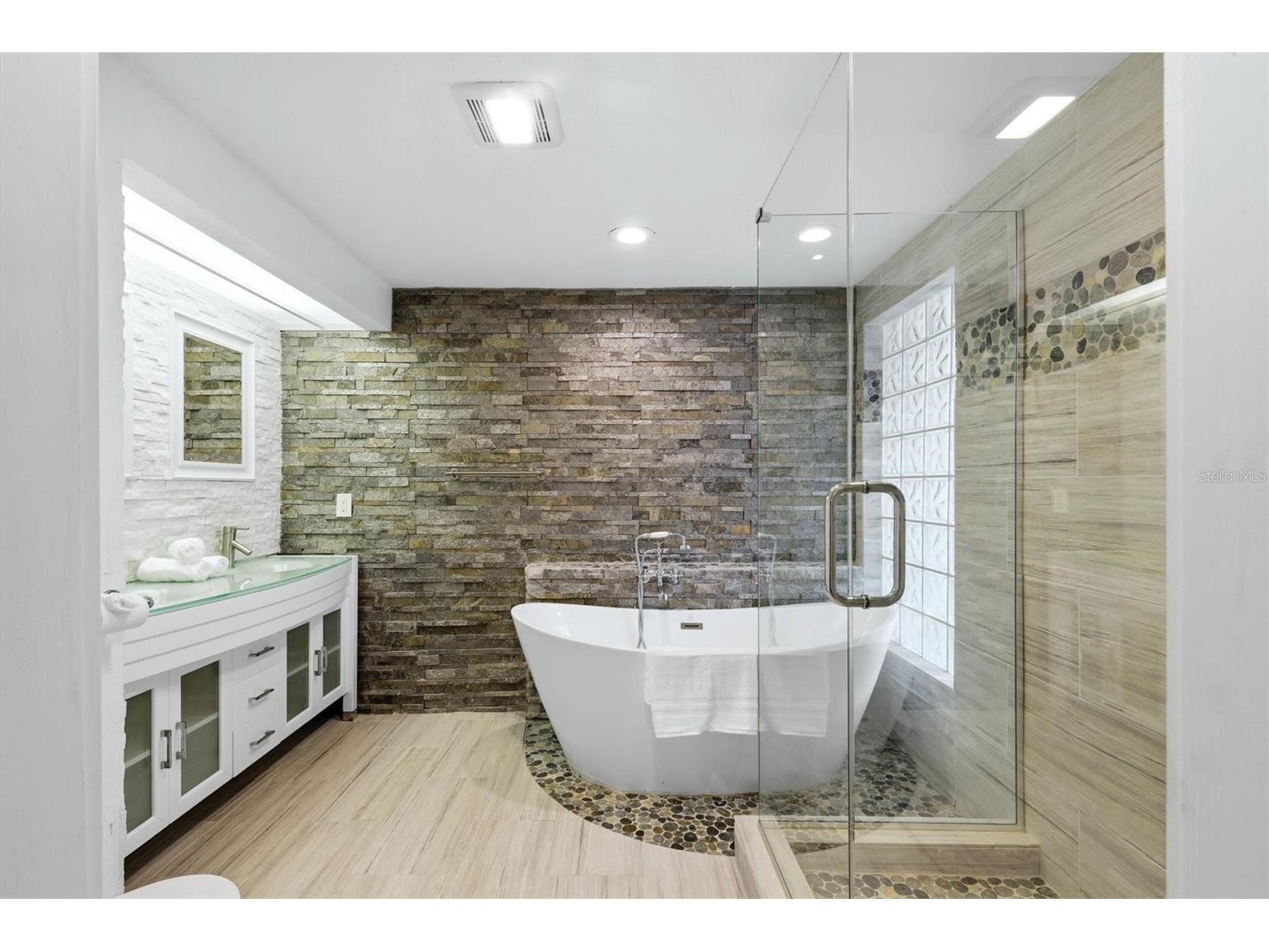 1232 Northport Drive Sarasota FL 34242 TB8519681 image12