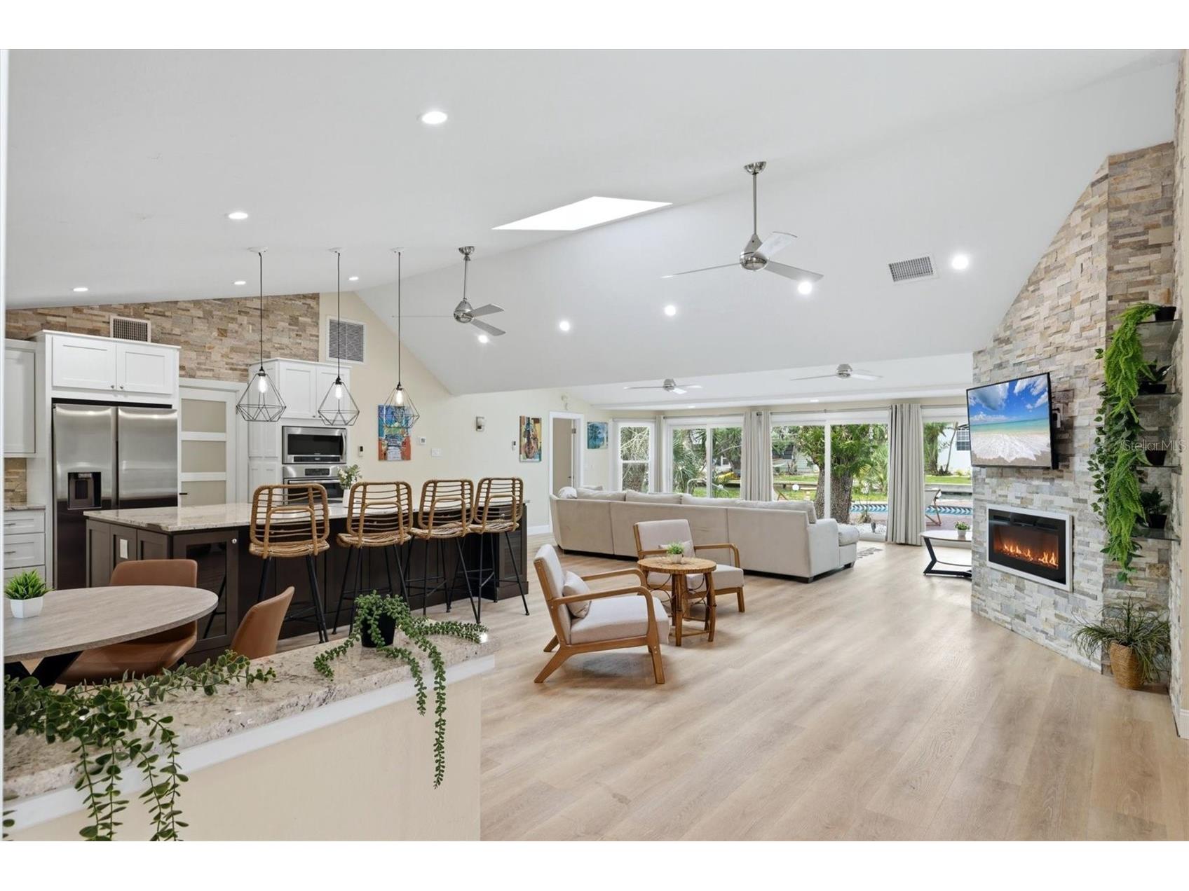 1232 Northport Drive Sarasota FL 34242 TB8519681 image2
