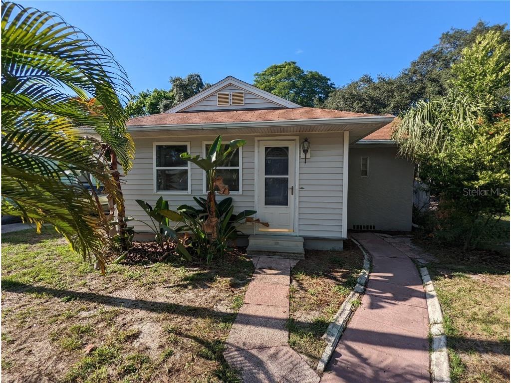 1232 Sedeeva Circle S Clearwater FL 33755 U8215226 image1