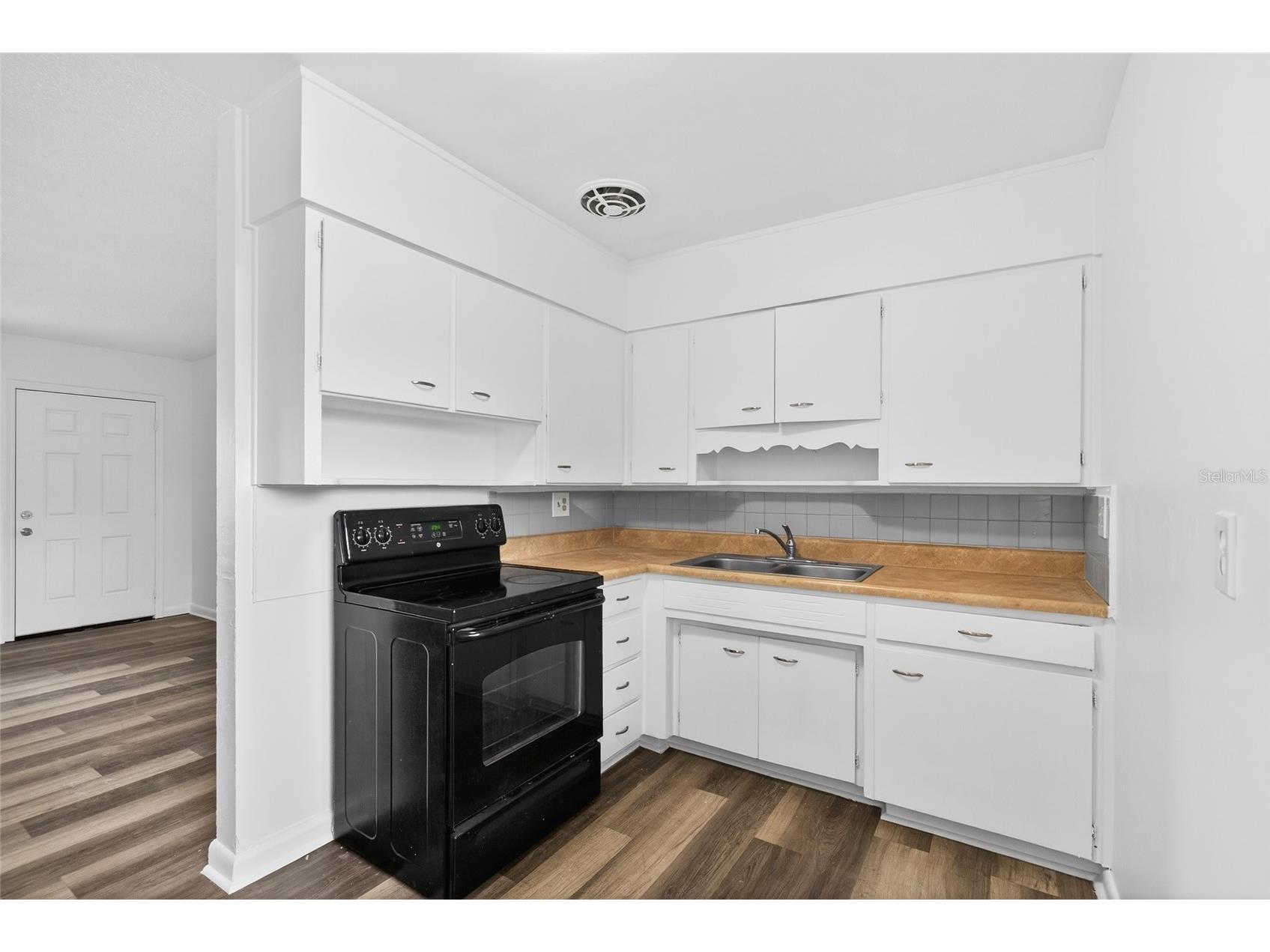 1232 Woodland Avenue Lakeland FL 33801 TB8494576 image2