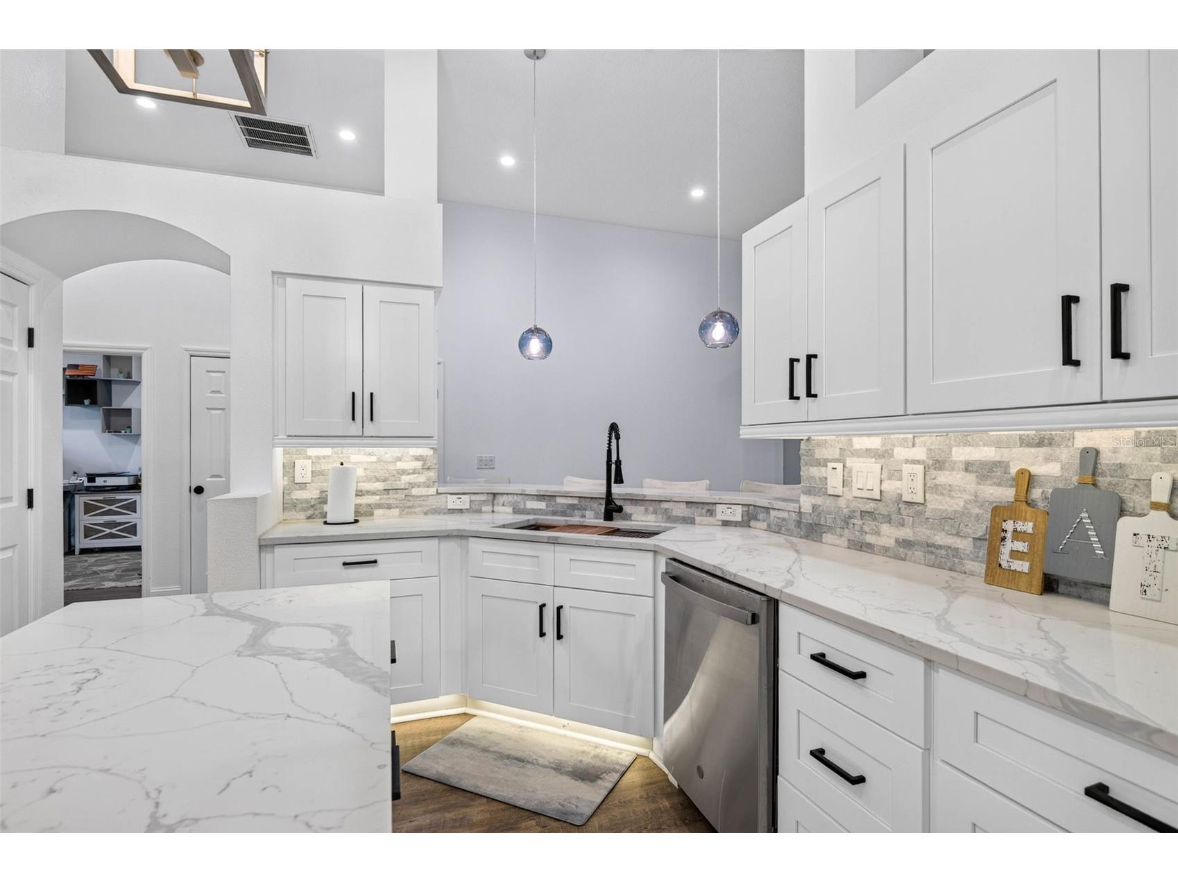 12321 Glenfield Avenue Tampa FL 33626 TB8520561 image6