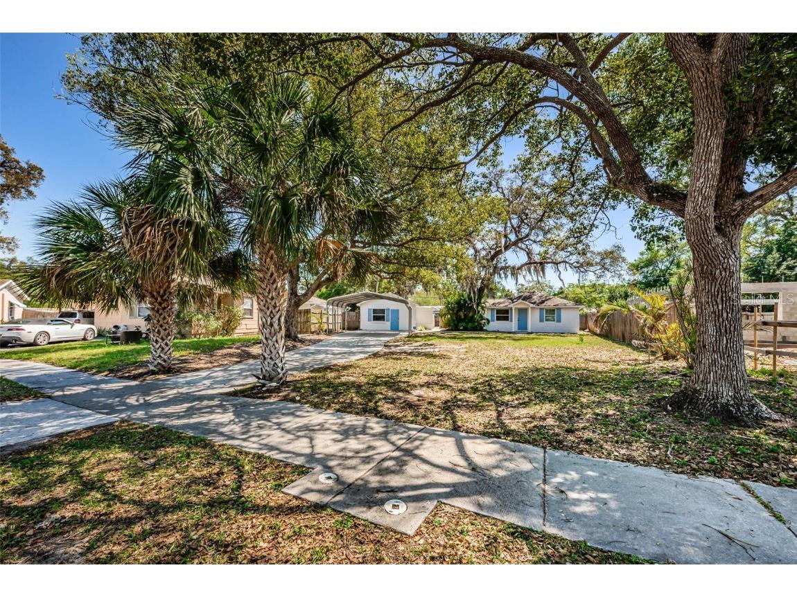 1233 1/2 Sedeeva Circle S Clearwater FL 33755 U8215148 image1