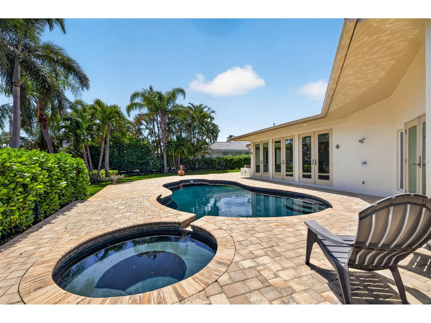 1233 Eden Isle Drive NE Saint Petersburg FL 33704 - TAMPA BAY - SMACKS BAYOU TB8498595 image32