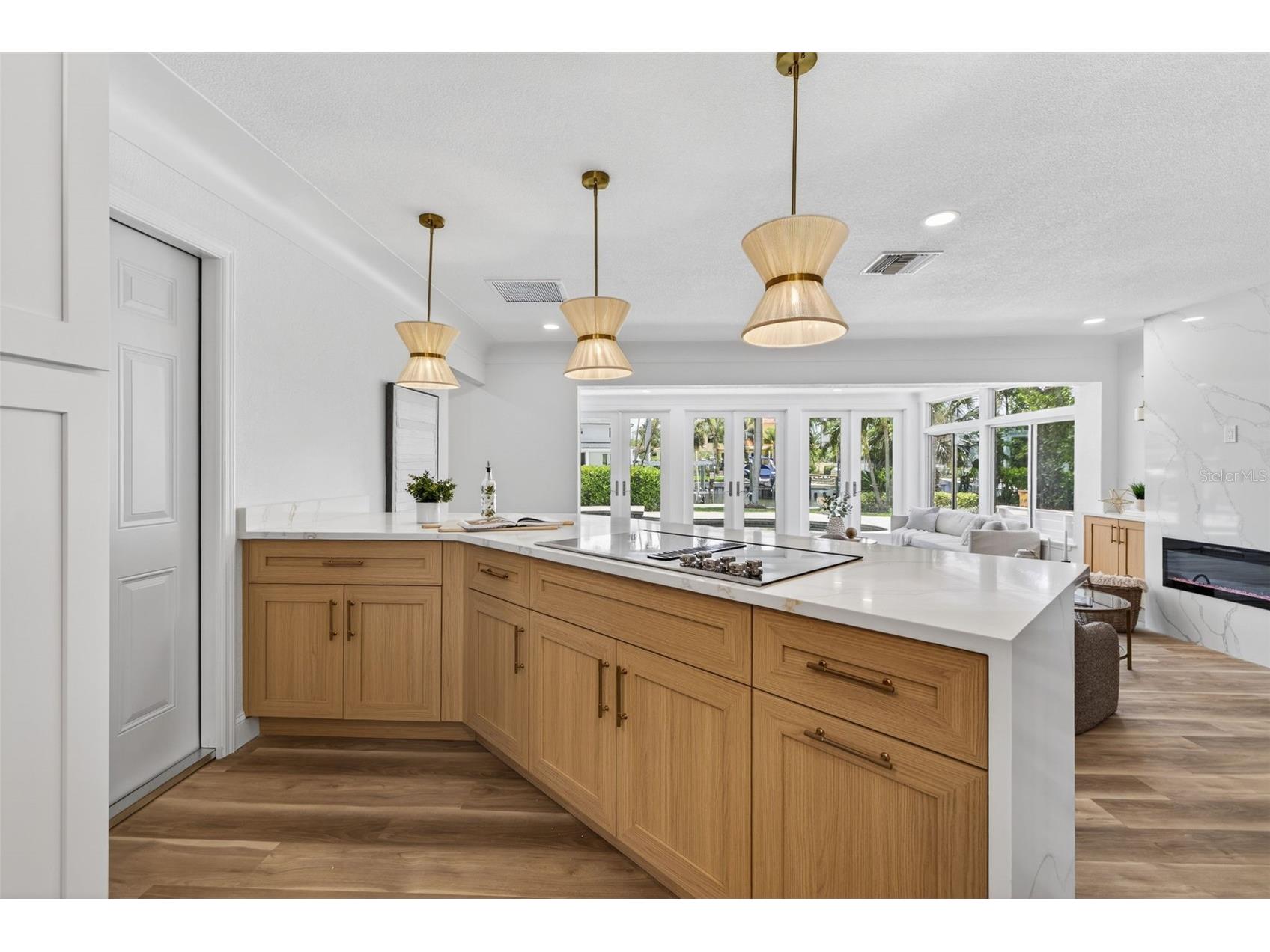 1233 Eden Isle Drive NE Saint Petersburg FL 33704 - TAMPA BAY - SMACKS BAYOU TB8498595 image4