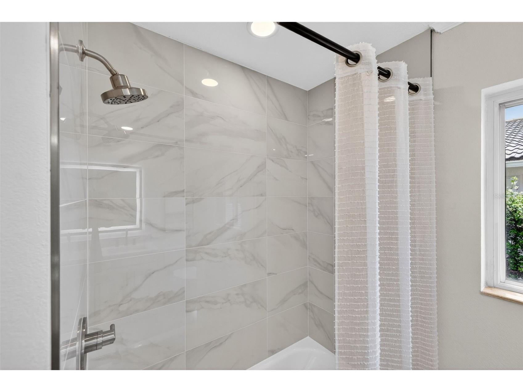 1233 Eden Isle Drive NE Saint Petersburg FL 33704 - TAMPA BAY - SMACKS BAYOU TB8498595 image40