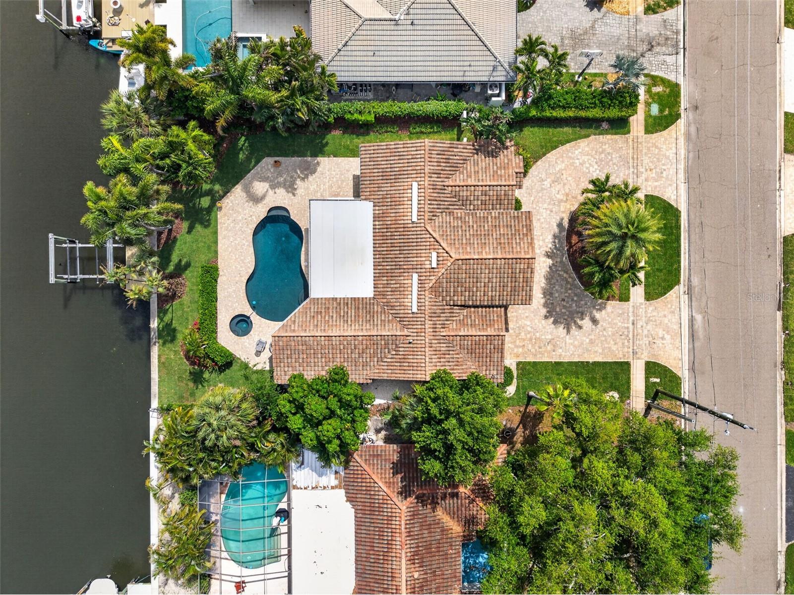 1233 Eden Isle Drive NE Saint Petersburg FL 33704 - TAMPA BAY - SMACKS BAYOU TB8498595 image54