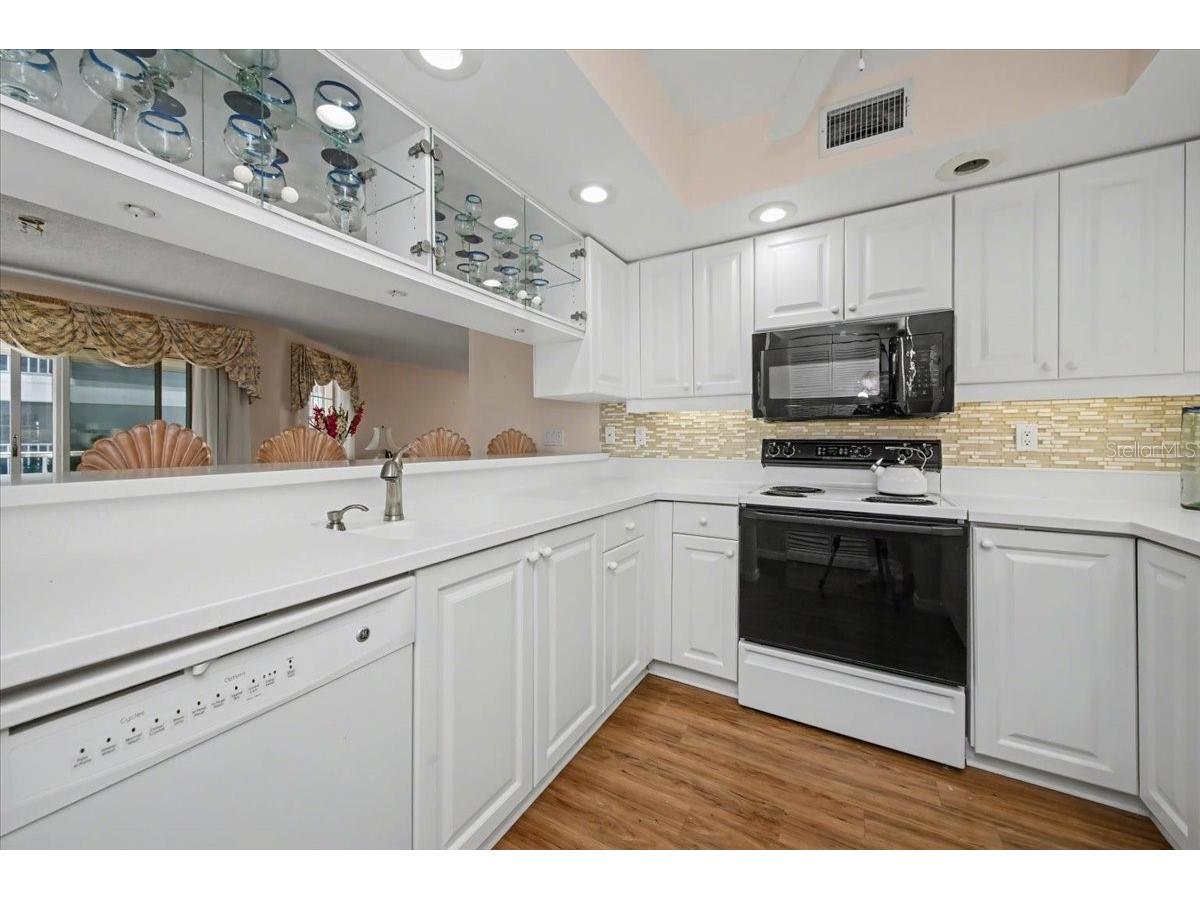 1233 Edgewater Circle #65 Bradenton FL 34209 - PALMA SOLA BAY-BIG WATER VIEW A4680832 image11
