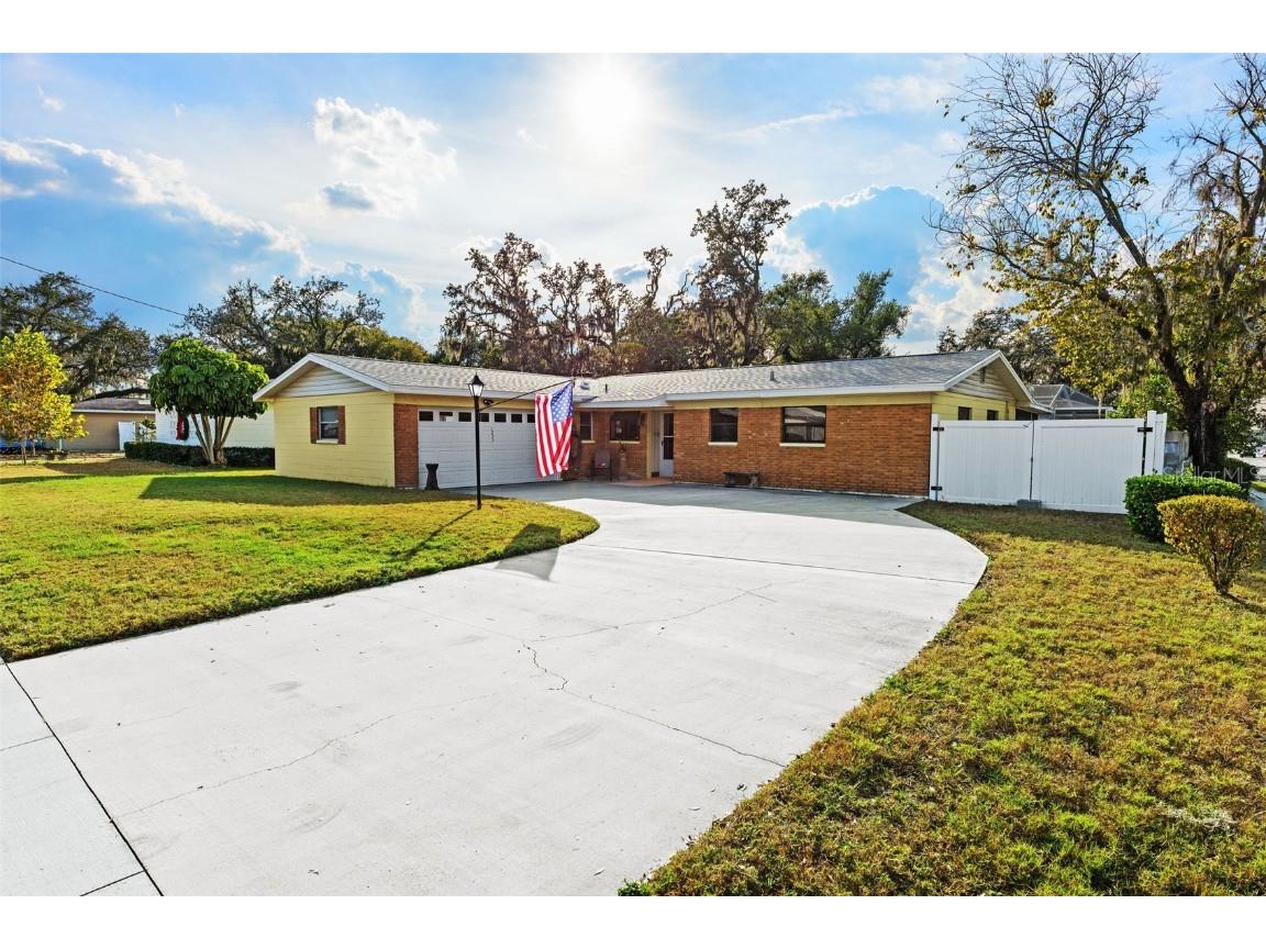 1233 Lorie Circle Brandon FL 33510 TB8451664 image1