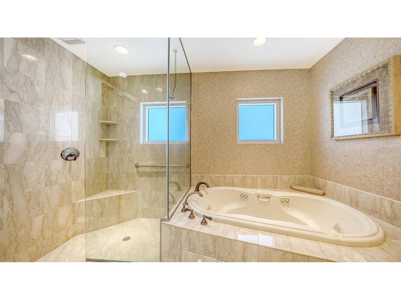 1233 N Gulfstream Avenue #1001 Sarasota FL 34236 - SARASOTA BAY A4626354 image32