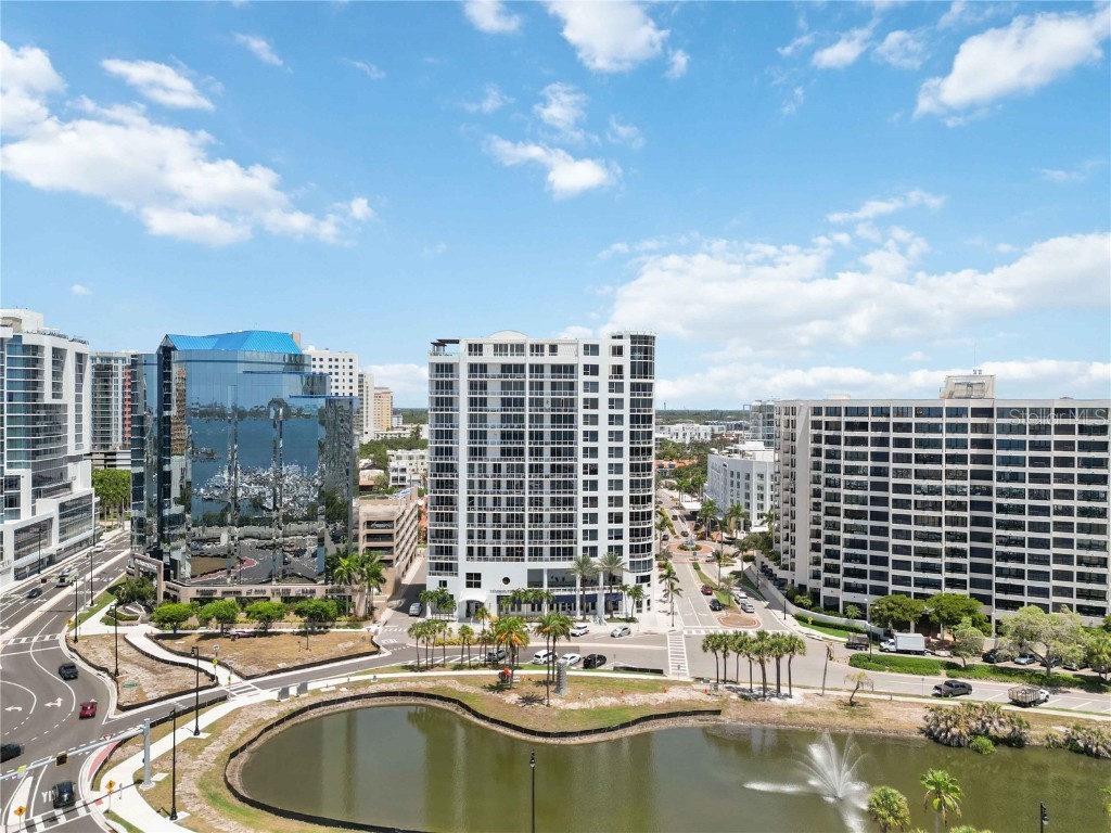 1233 N Gulfstream Avenue #1203 Sarasota FL 34236 - SARASOTA BAY - GULF OF MEXICO A4578030 image1