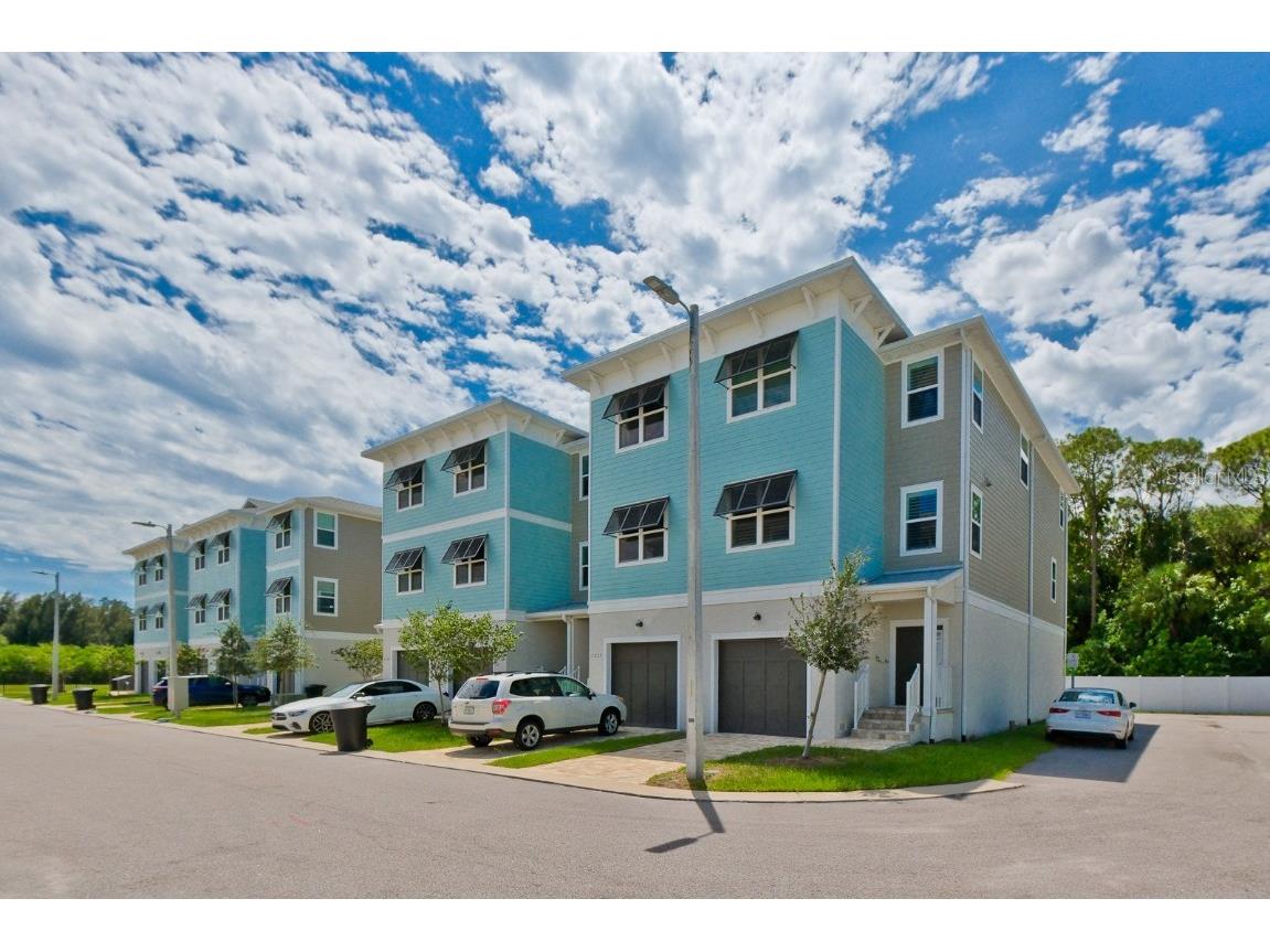 1233 Savona Drive NE Saint Petersburg FL 33702 U8212914 image1