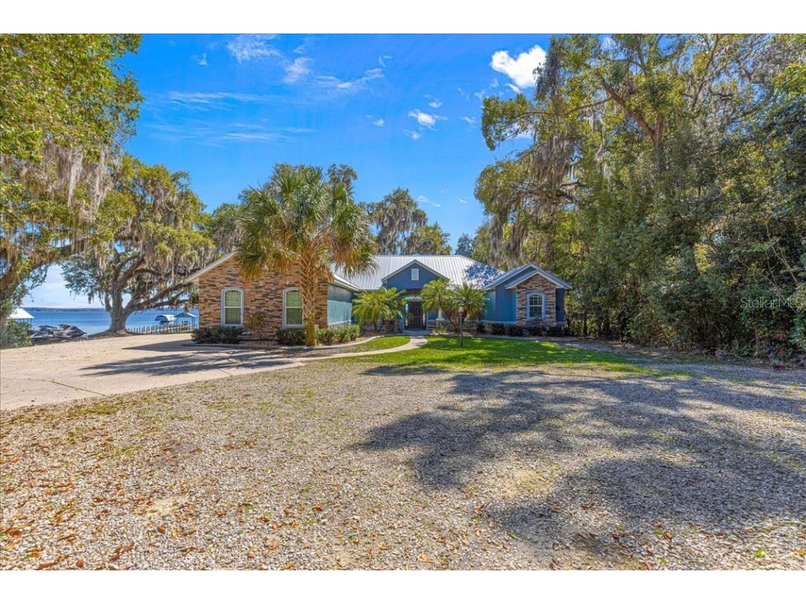12336 E Highway 25 Ocklawaha FL 32179 - LAKE WEIR OM696216 image1