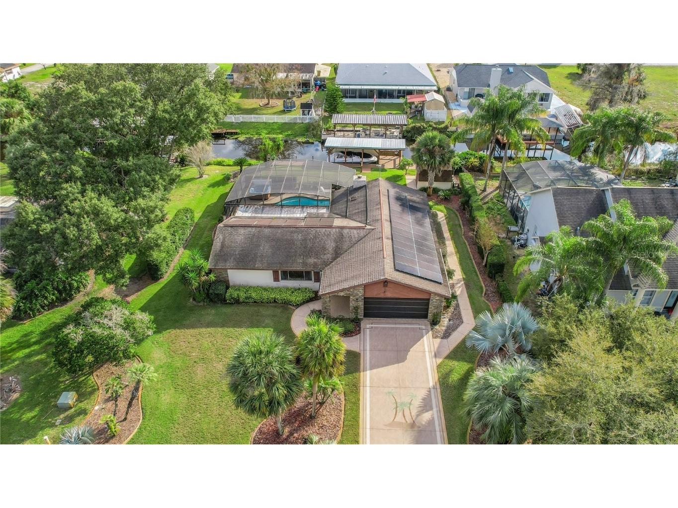 12338 S Putney Court Leesburg FL 34788 - CANAL TO THE CHAIN OF LAKES G5077216 image1