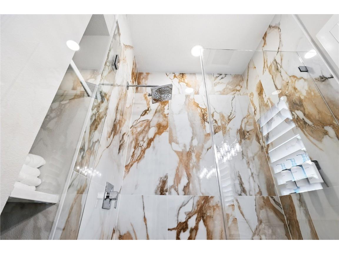 1234 15th Street #102 Sarasota FL 34236 A4670003 image21