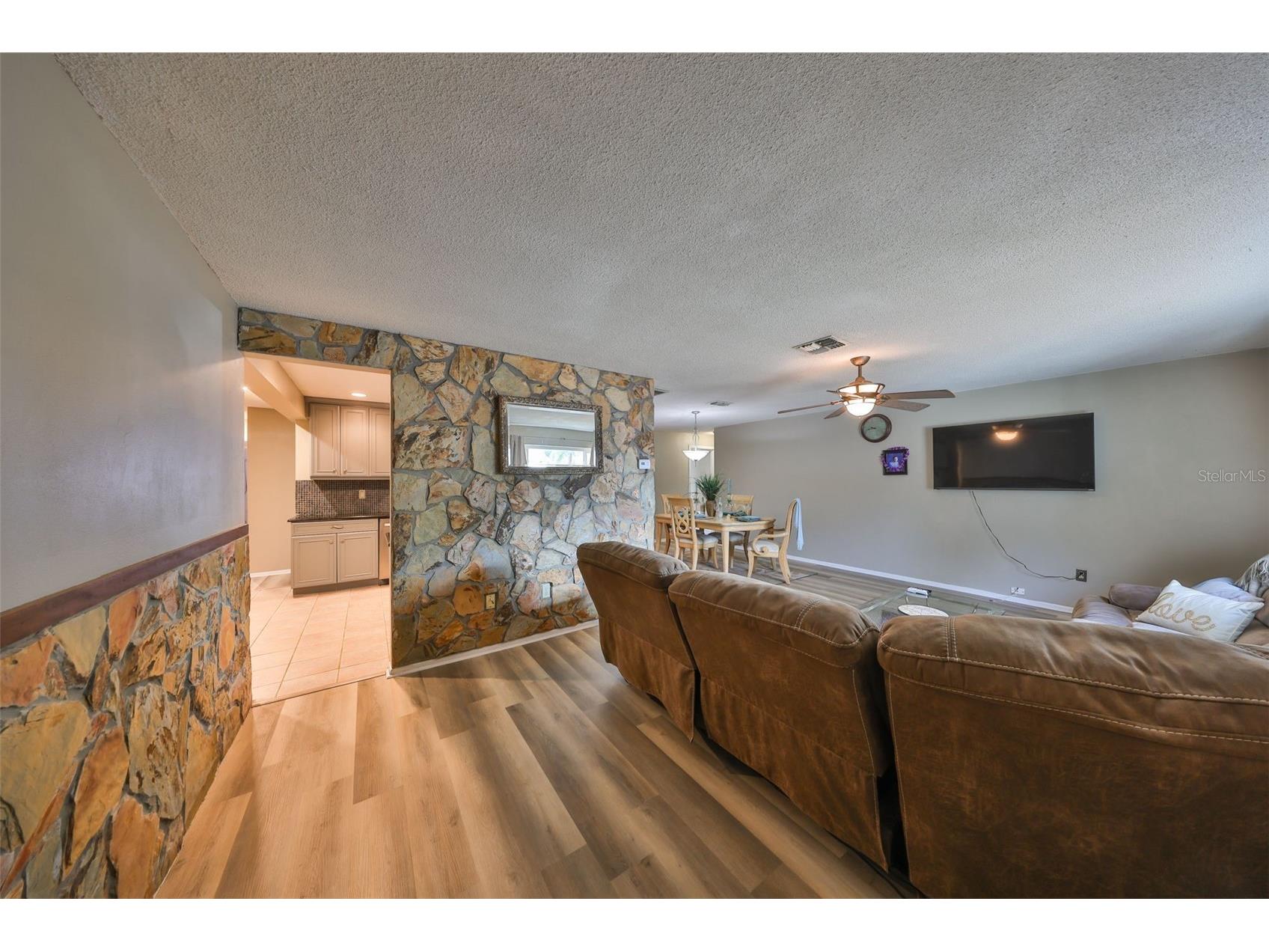 12341 79th Place Seminole FL 33772 TB8469333 image3