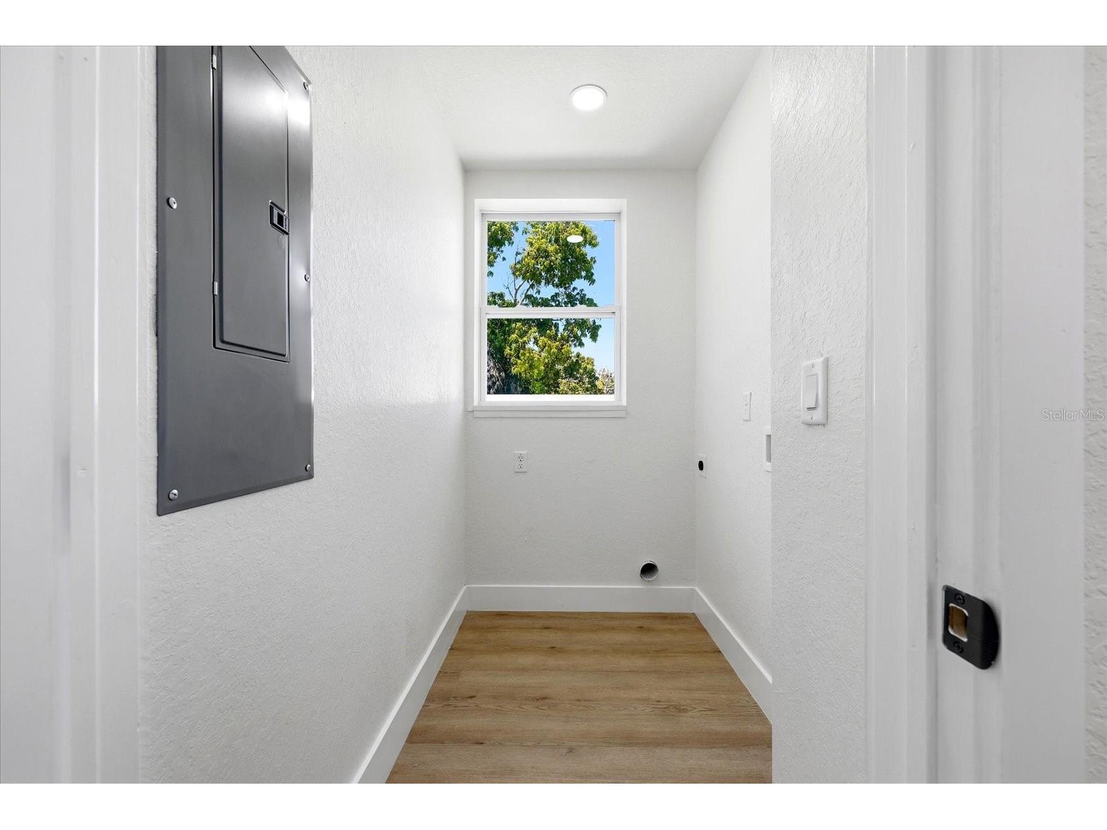 1235 11th Avenue S Saint Petersburg FL 33705 TB8499610 image33