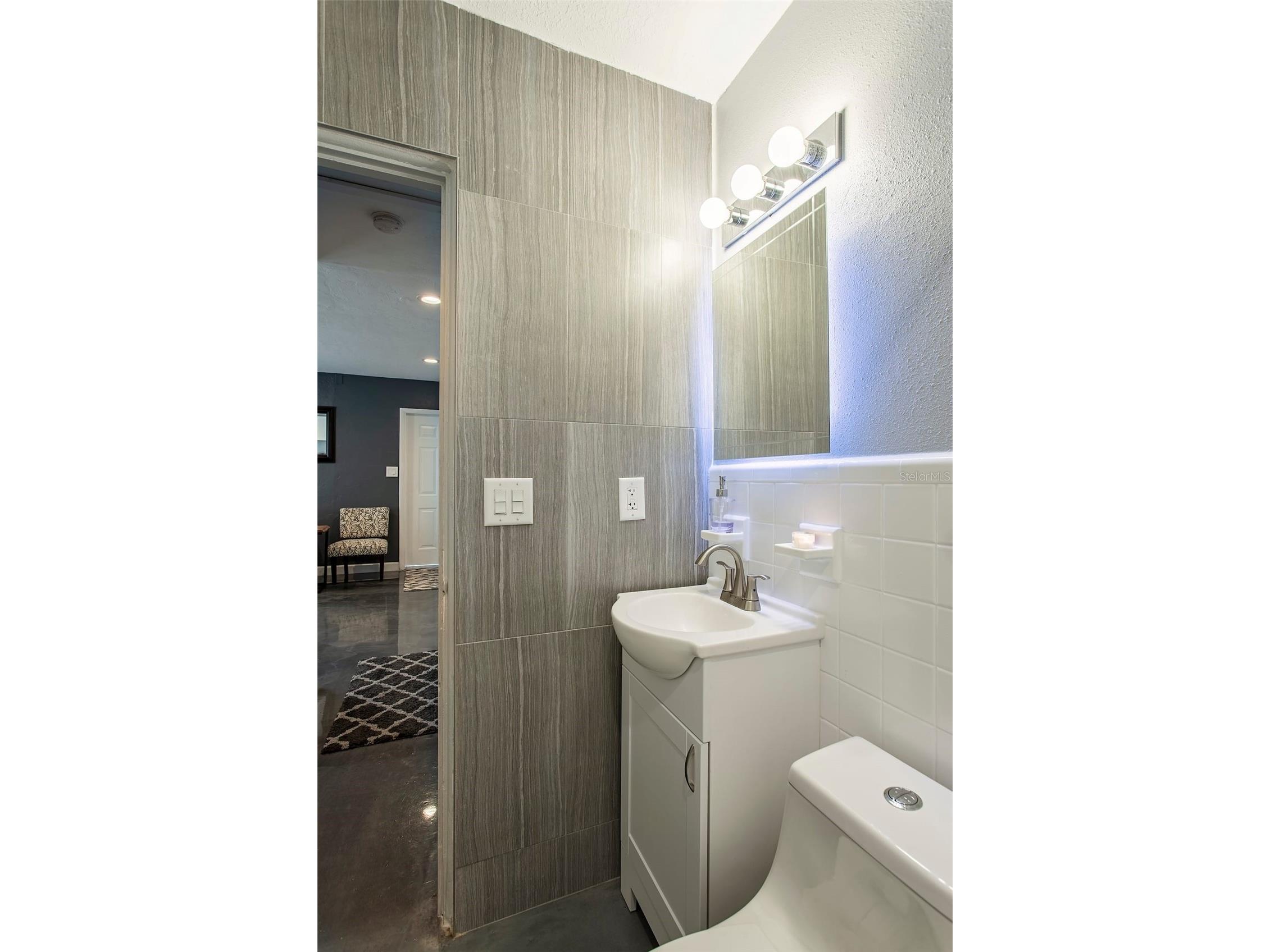 1235 22nd Avenue S #A Saint Petersburg FL 33705 TB8459736 image10