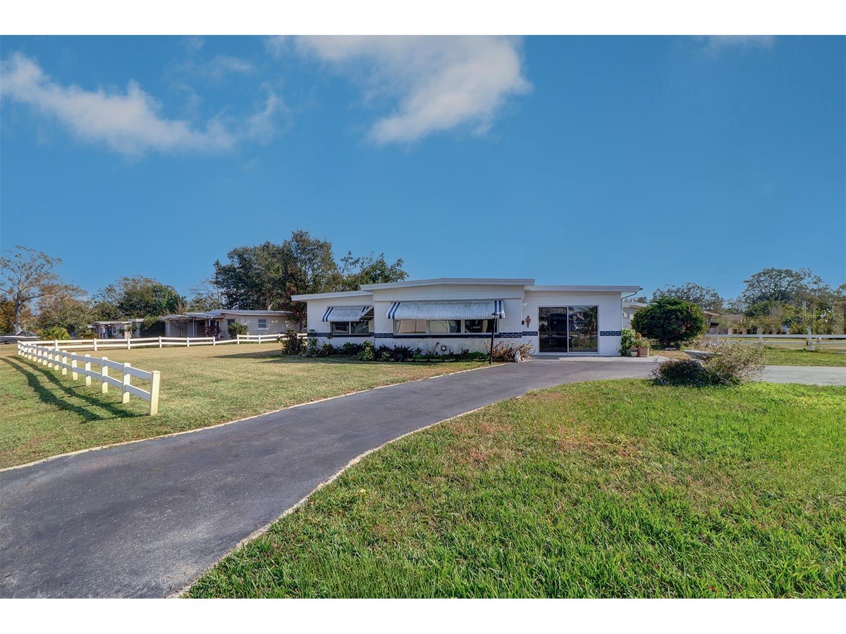 1235 45th Street N Saint Petersburg FL 33713 TB8346909 image1