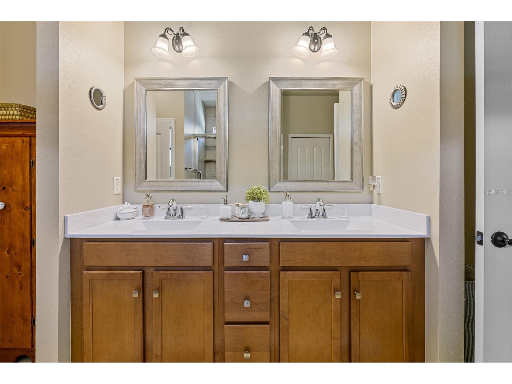 1235 Cap Diville Avenue Port Orange FL 32129 V4948754 image22
