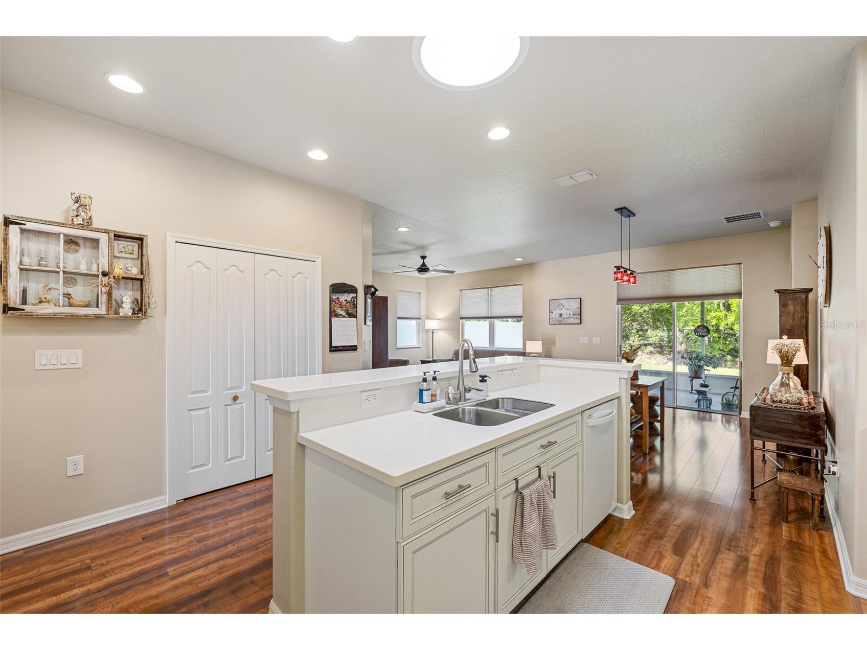 1235 Cap Diville Avenue Port Orange FL 32129 V4948754 image6