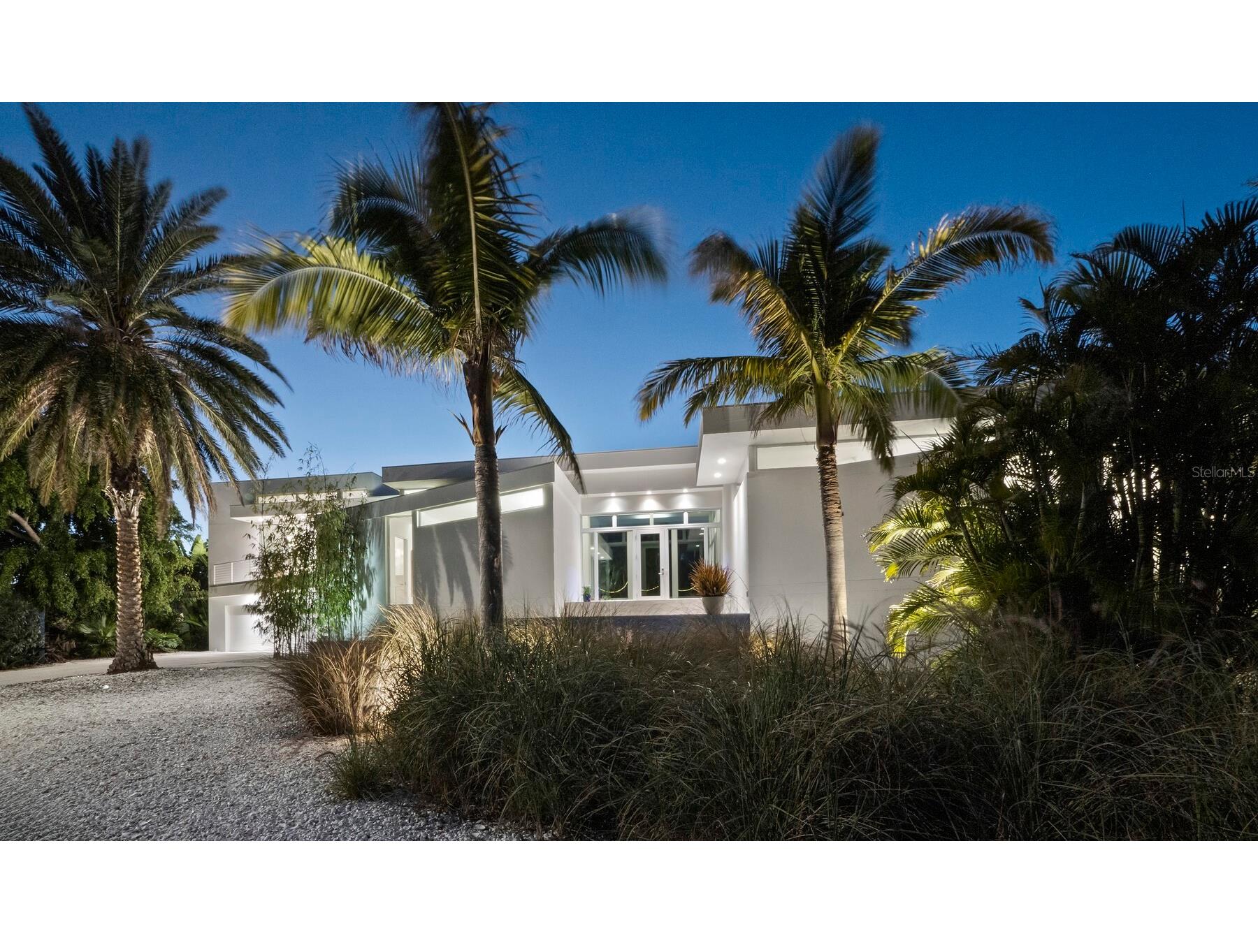 1235 Center Place Sarasota FL 34236 A4674992 image1
