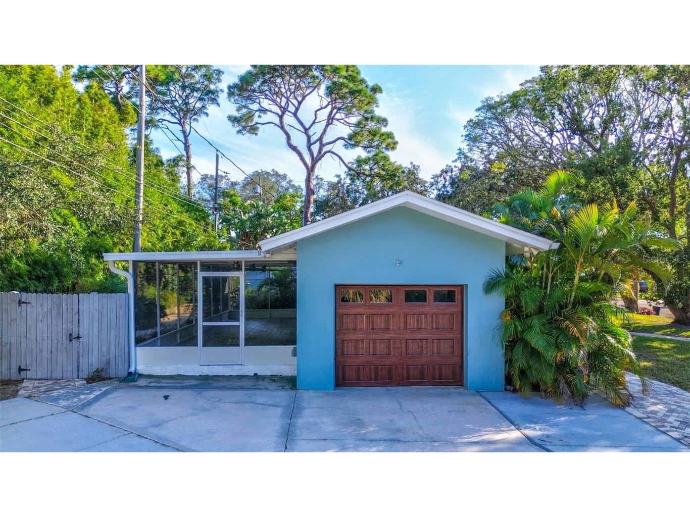 1235 Holiday Drive Tarpon Springs FL 34689 TB8314622 image1