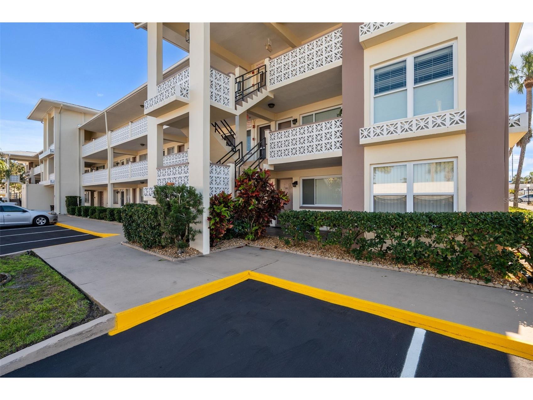 1235 S Highland Avenue #1-207 Clearwater FL 33756 W7882582 image3