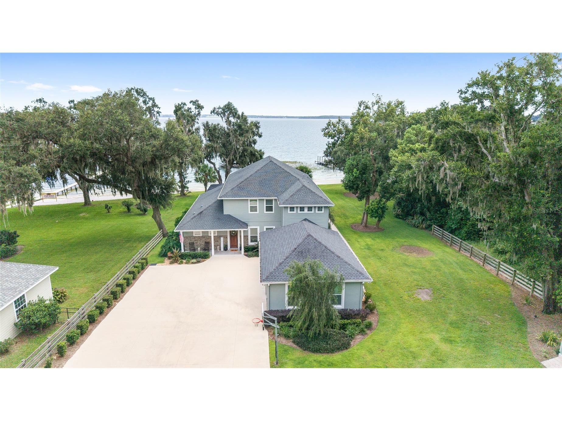 12350 E Highway 25 Ocklawaha FL 32179 - LAKE WEIR OM709337 image1