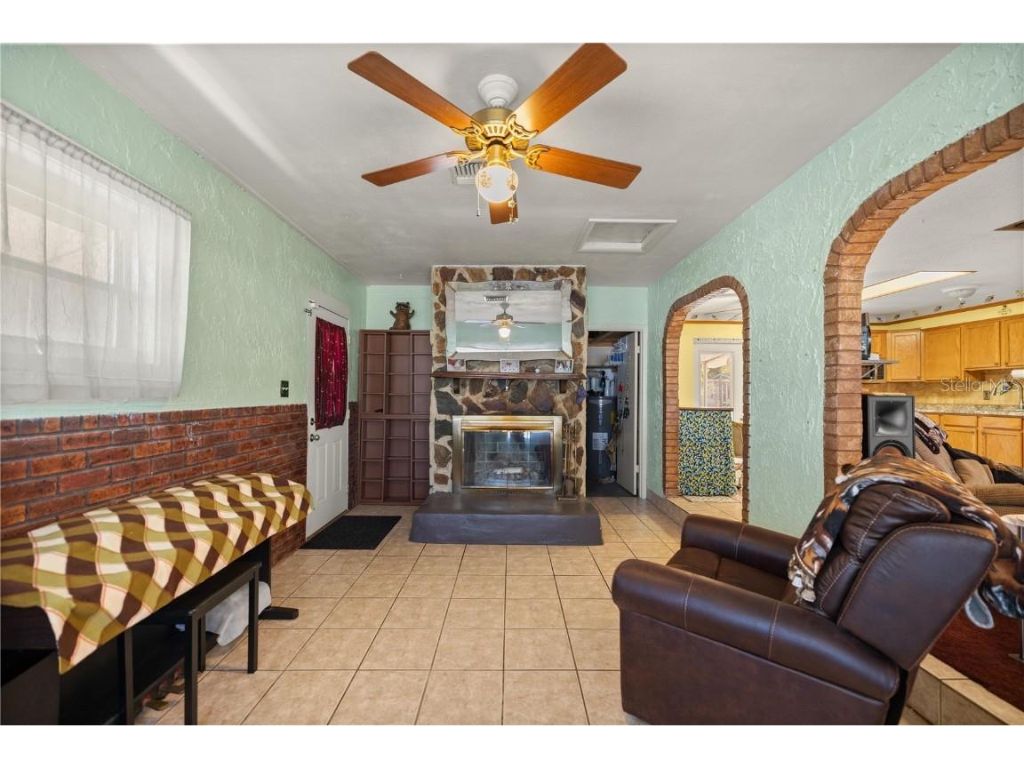 12351 SE Hwy 464 Ocklawaha FL 32179 OM713773 image12