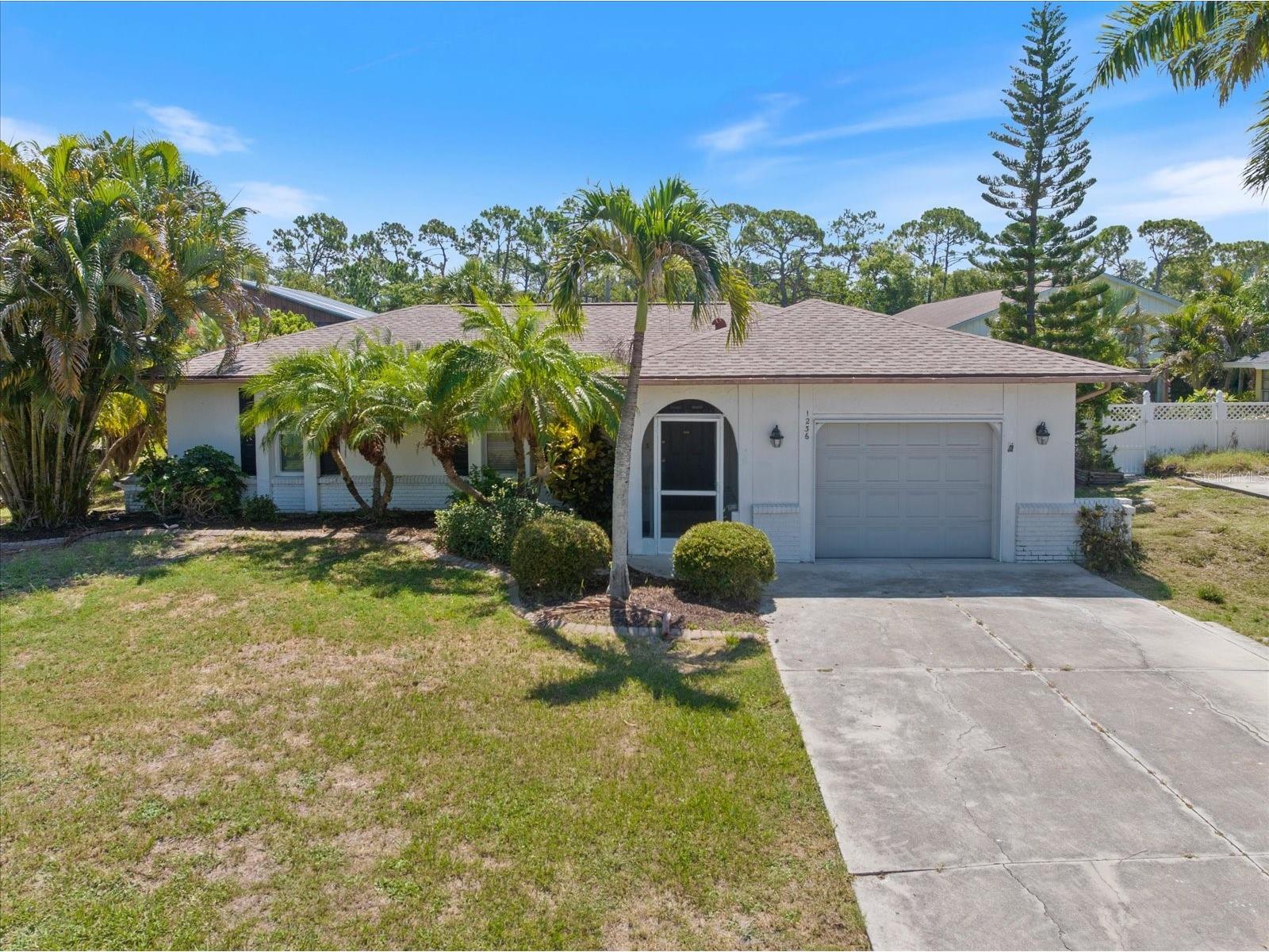 1236 Gayle Ave Nokomis FL 34275 A4698037 image1