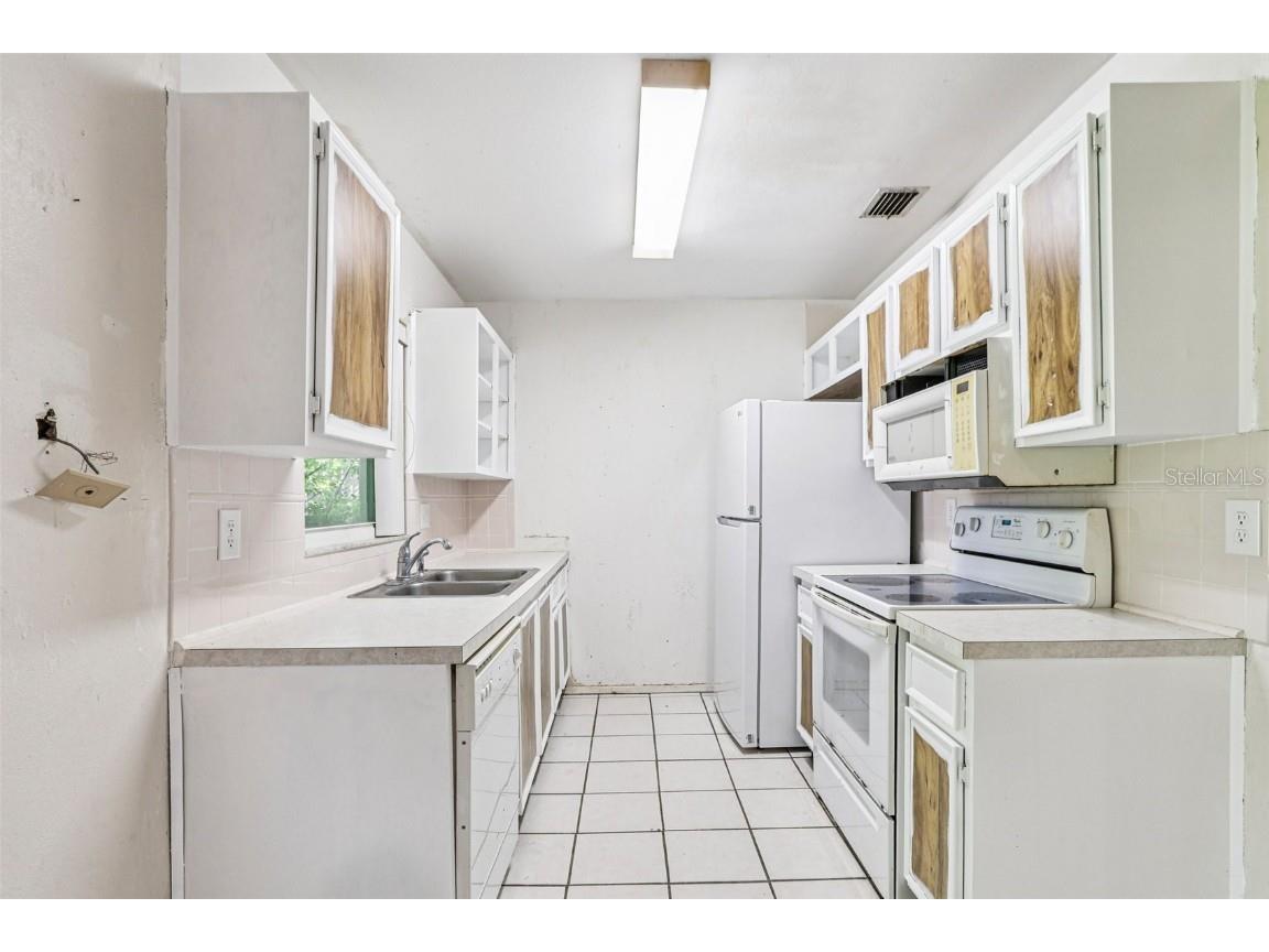 1236 Mohrlake Drive Brandon FL 33511 TB8411098 image10