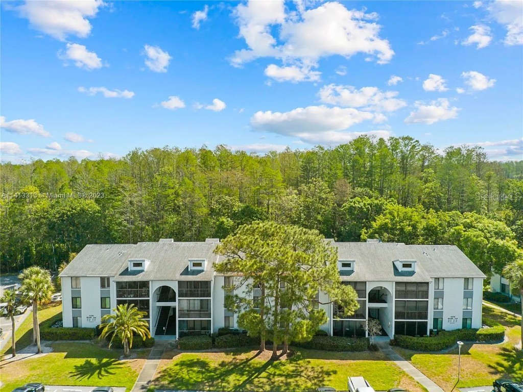 1236 Pine Ridge Circle W #E2 Tarpon Springs FL 34688 J964368 image1