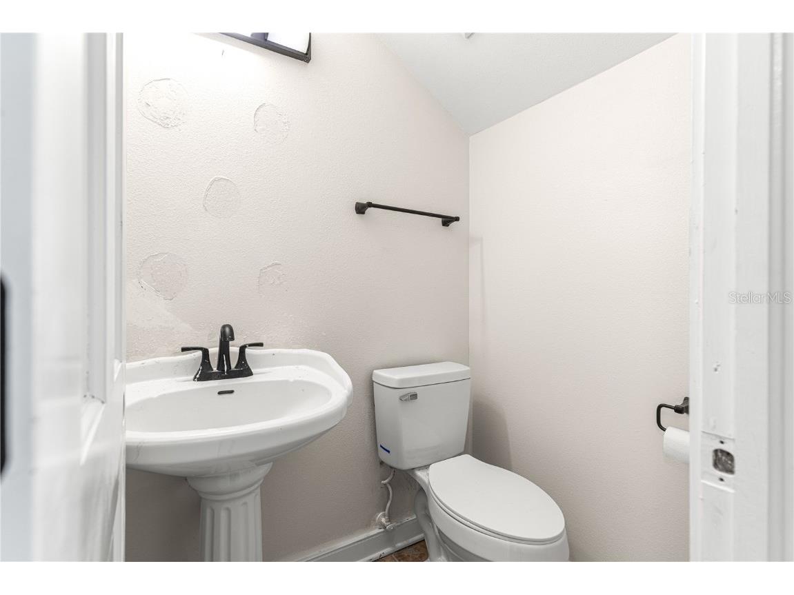 12360 E Highway 25 Ocklawaha FL 32179 - LAKE WEIR OM705819 image36