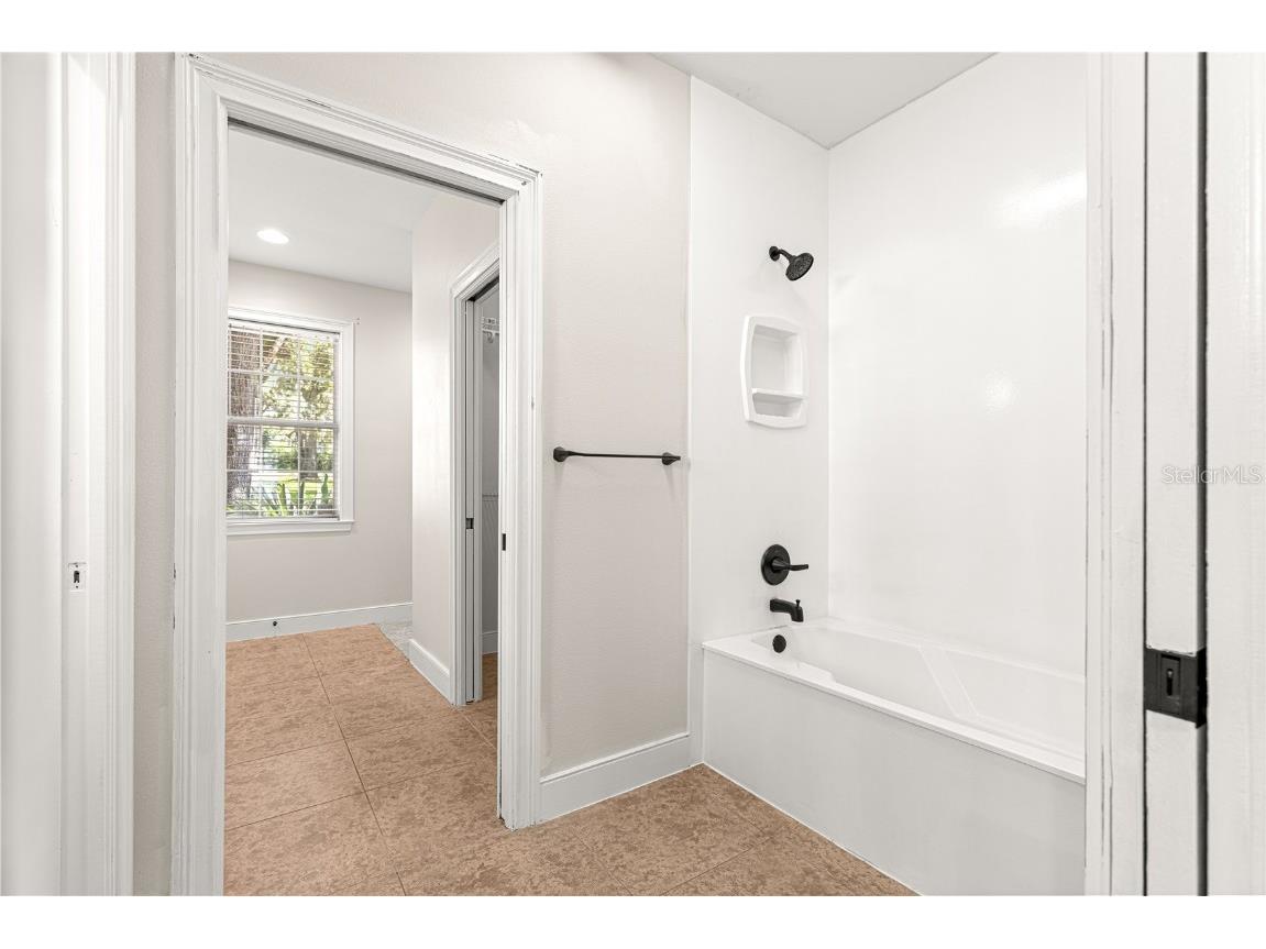 12360 E Highway 25 Ocklawaha FL 32179 - LAKE WEIR OM705819 image44