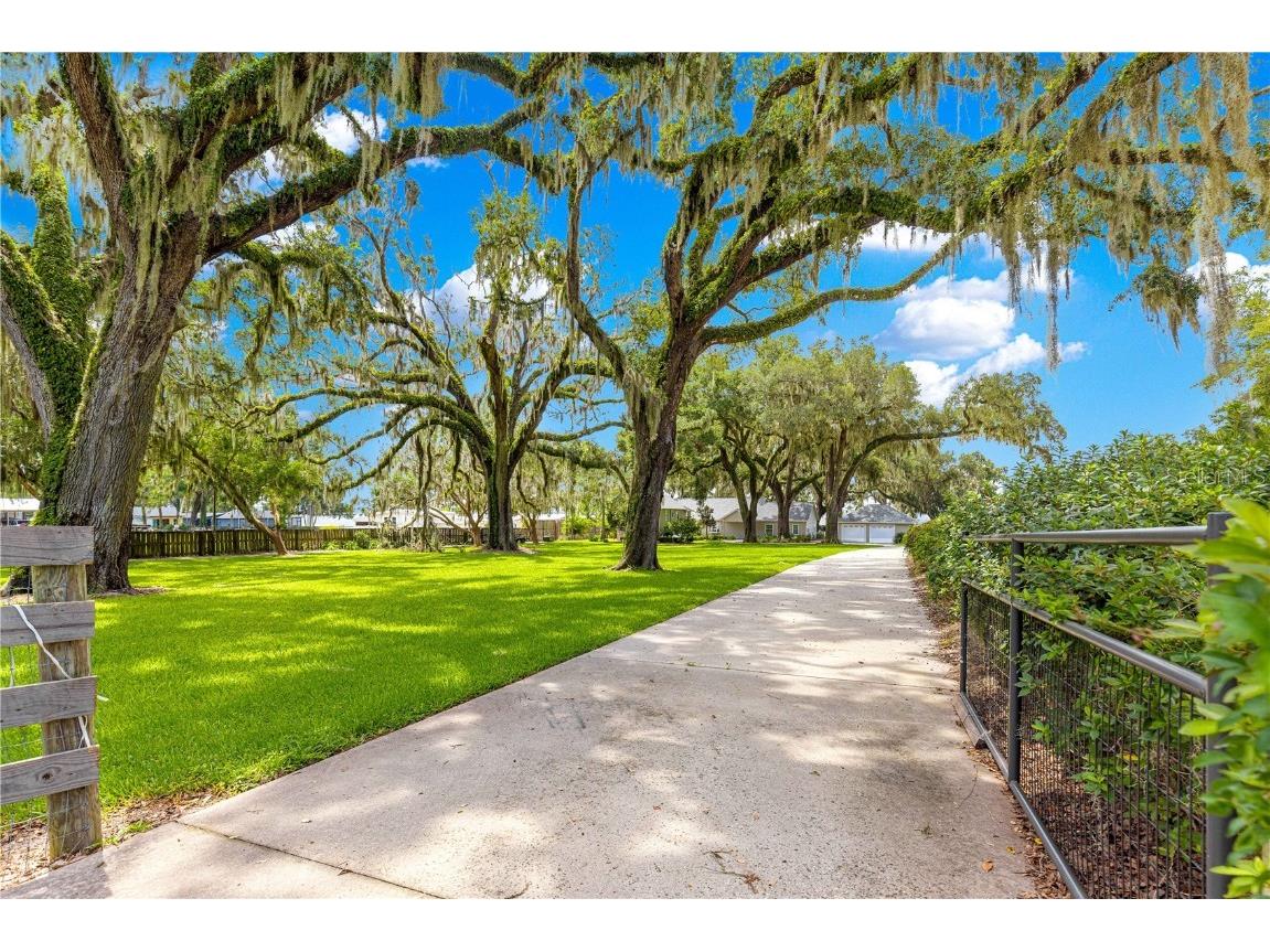 12360 E Highway 25 Ocklawaha FL 32179 - LAKE WEIR OM705819 image5