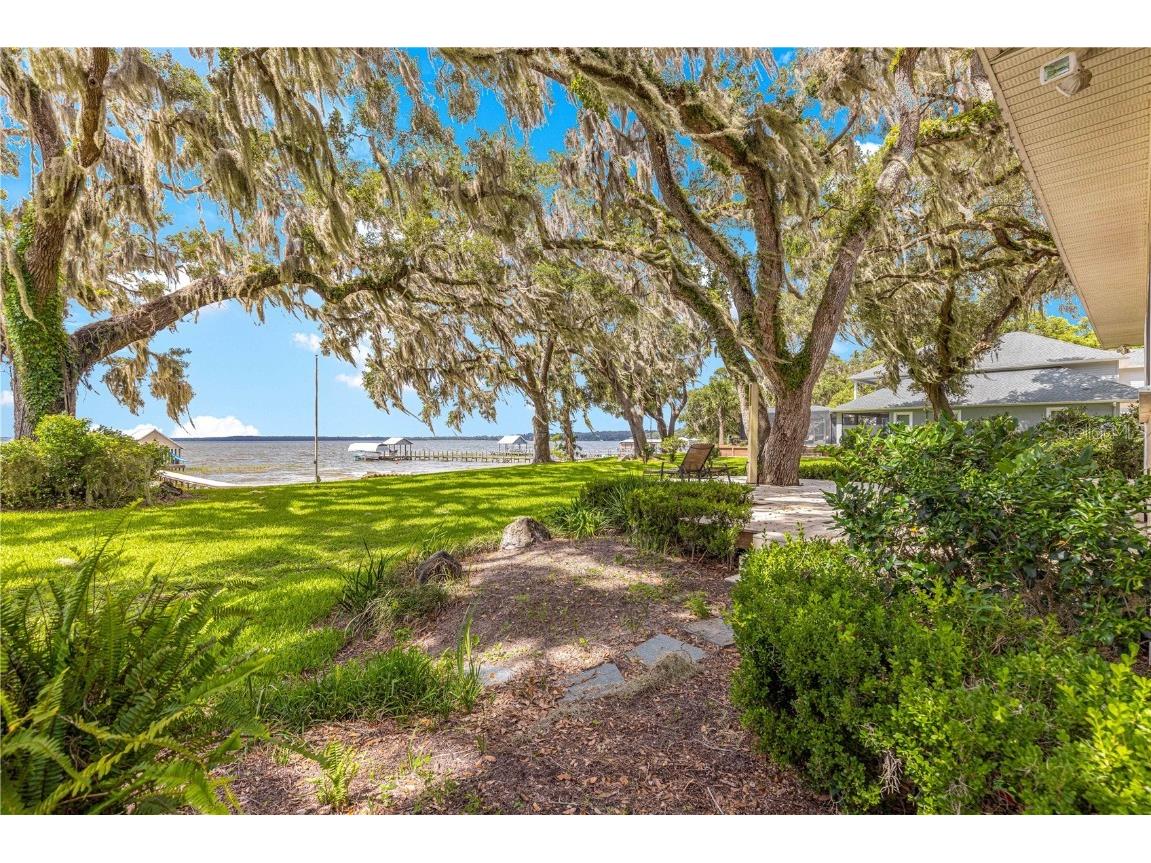 12360 E Highway 25 Ocklawaha FL 32179 - LAKE WEIR OM705819 image58