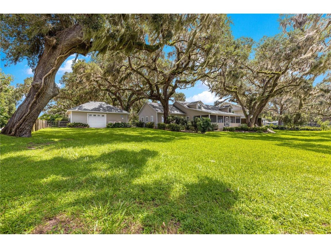 12360 E Highway 25 Ocklawaha FL 32179 - LAKE WEIR OM705819 image65