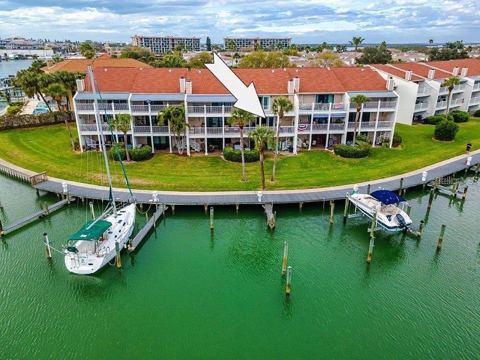 12364 Capri Circle N Treasure Island FL 33706 - BOCA CIEGA BAY TB8433887 image1